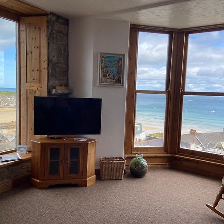Huer'S Watch A Beautifully Presented Private Apartment With Far Reaching Views Over St Ives Harbour And Bay And Free Onsite Parking For Larger Groups Book Along With Our Connecting Two Sister Apartments Dış mekan fotoğraf