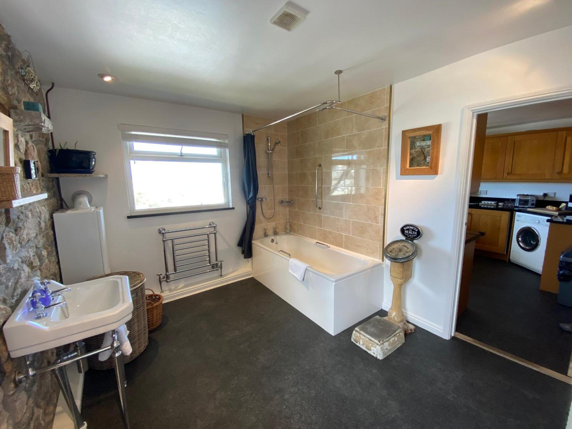 Huer'S Watch A Beautifully Presented Private Apartment With Far Reaching Views Over St Ives Harbour And Bay And Free Onsite Parking For Larger Groups Book Along With Our Connecting Two Sister Apartments Dış mekan fotoğraf